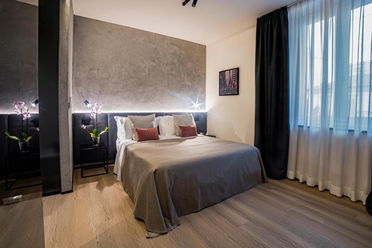 Corso 84 Luxury Suites เปสการา ภายนอก รูปภาพ