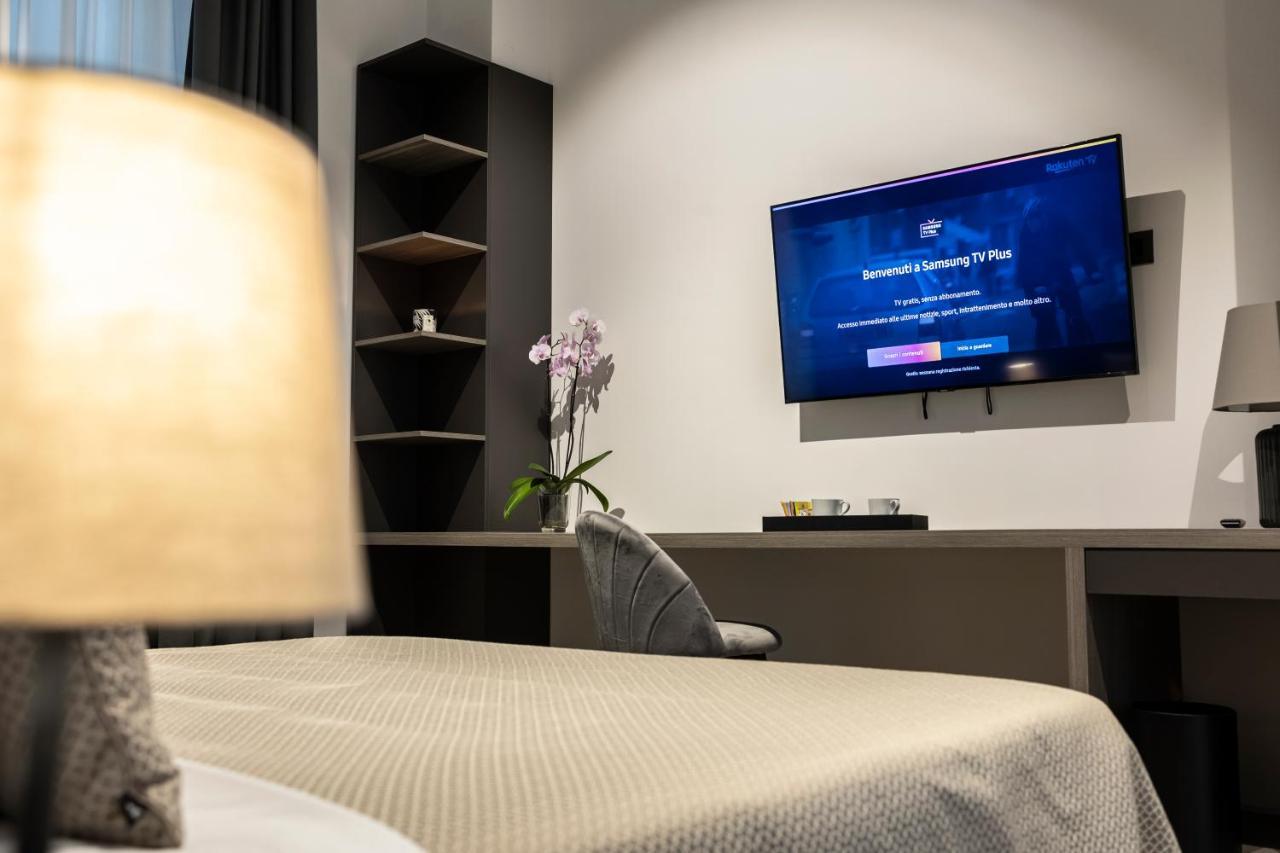 Corso 84 Luxury Suites เปสการา ภายนอก รูปภาพ