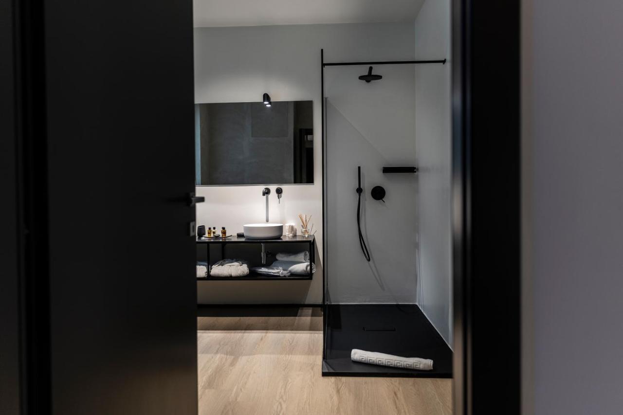 Corso 84 Luxury Suites เปสการา ภายนอก รูปภาพ