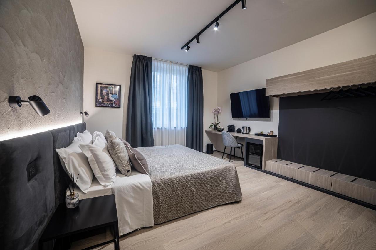 Corso 84 Luxury Suites เปสการา ภายนอก รูปภาพ