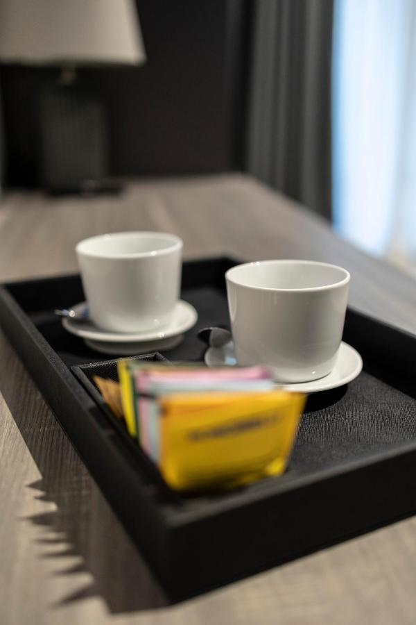 Corso 84 Luxury Suites เปสการา ภายนอก รูปภาพ
