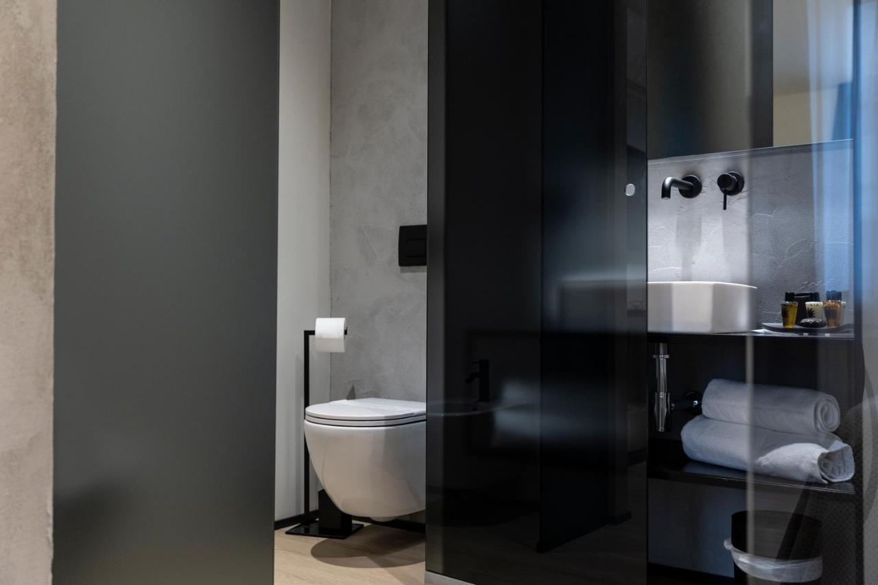 Corso 84 Luxury Suites เปสการา ภายนอก รูปภาพ