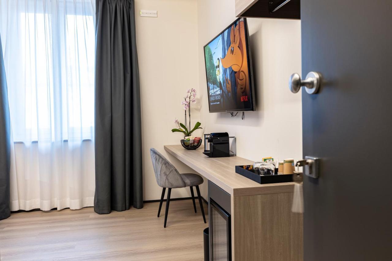 Corso 84 Luxury Suites เปสการา ภายนอก รูปภาพ